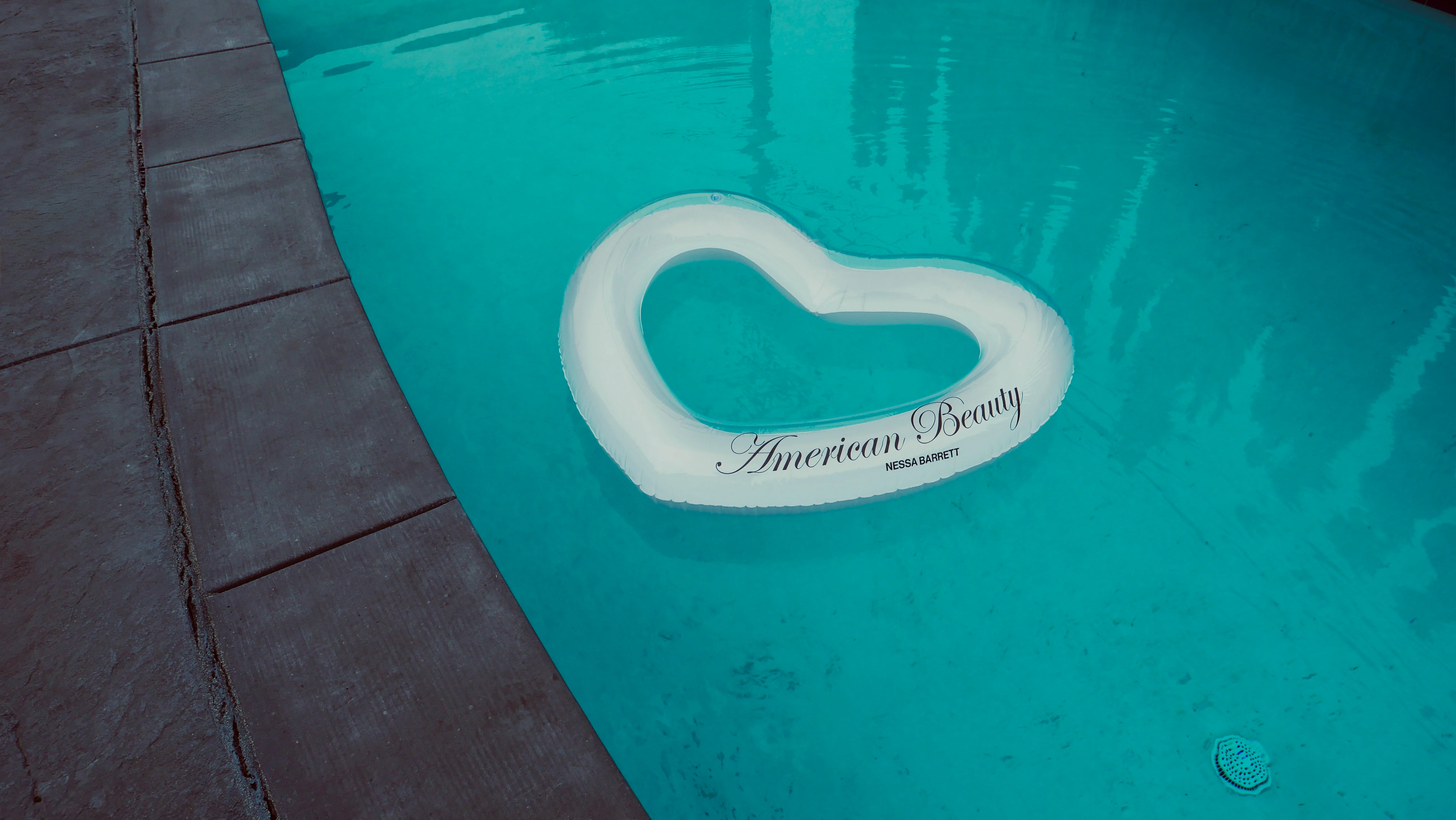 American Beauty Inflatable Pool Float - Image 5