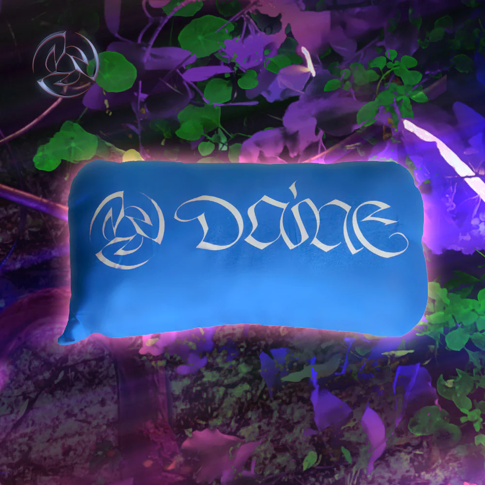 daine logo pillow (blue)